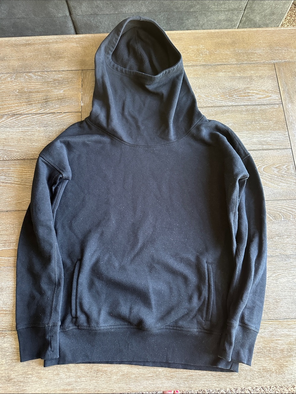 ZYIA Black Pullover Hoodie Sweatshirt